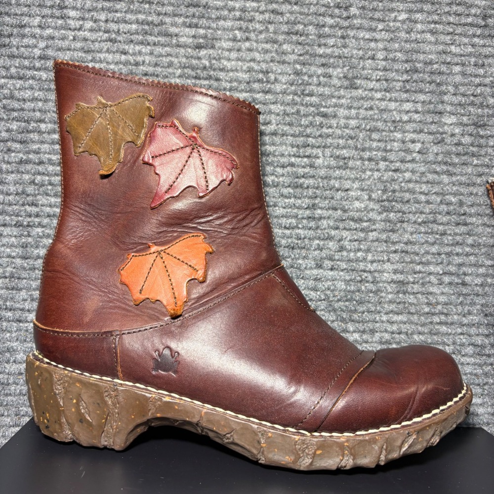 El Naturalista Brown Leather Leaf Applique Ankle Boots 093 Size 38 Frog Logo